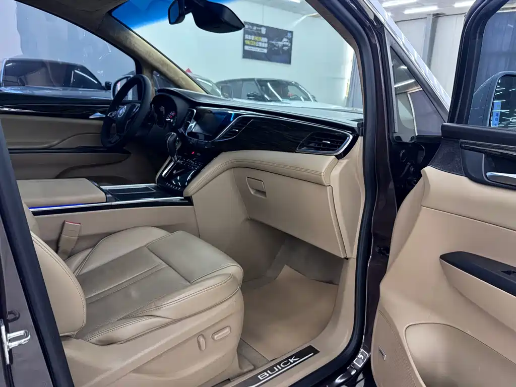 Buick GL8 — миниатюра 7