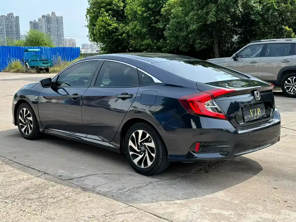 Honda Civic — миниатюра 4