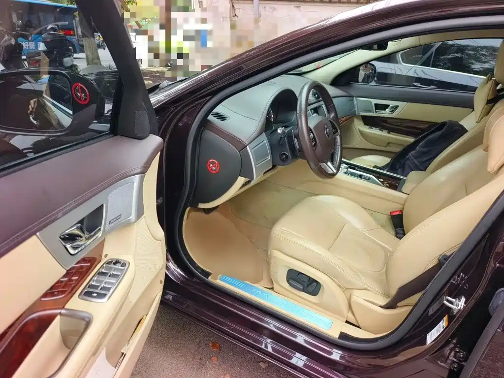 Jaguar XF — миниатюра 14
