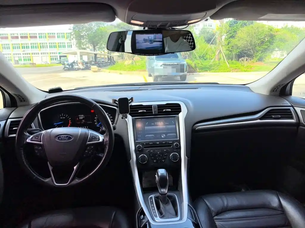 Ford Mondeo — миниатюра 10