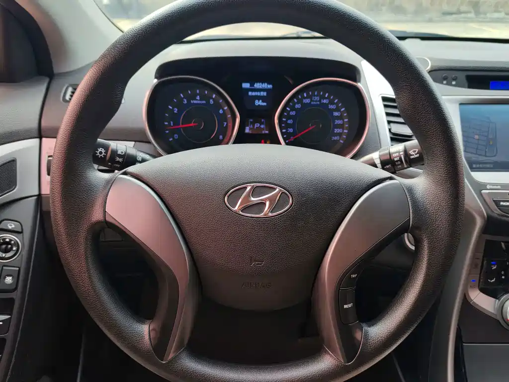 Hyundai Elantra Langdong — миниатюра 13