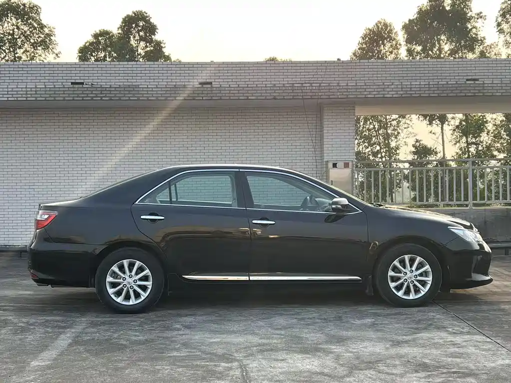 Toyota Camry 2.0G Leading Edition, фото 3