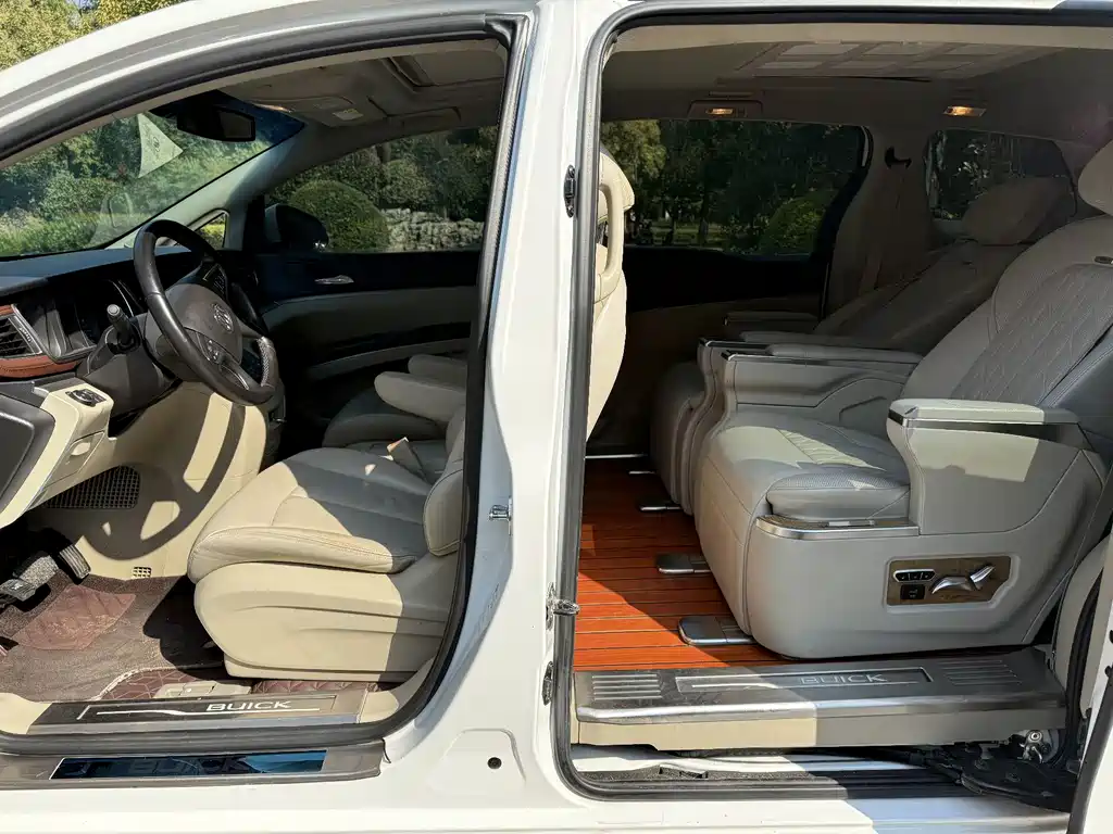 Buick GL8 — миниатюра 5