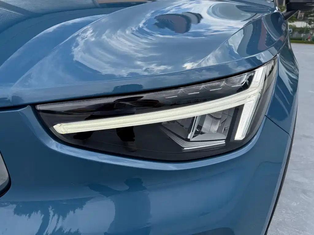 Volvo XC40 — миниатюра 4