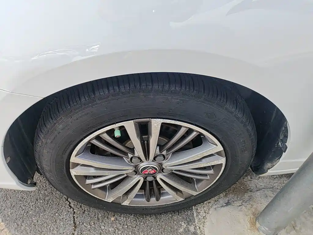 Roewe i5 — миниатюра 23