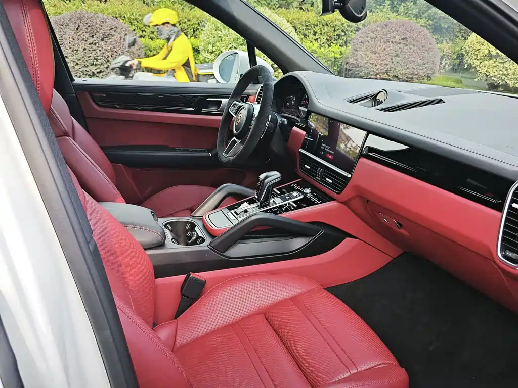 Porsche Cayenne — миниатюра 14