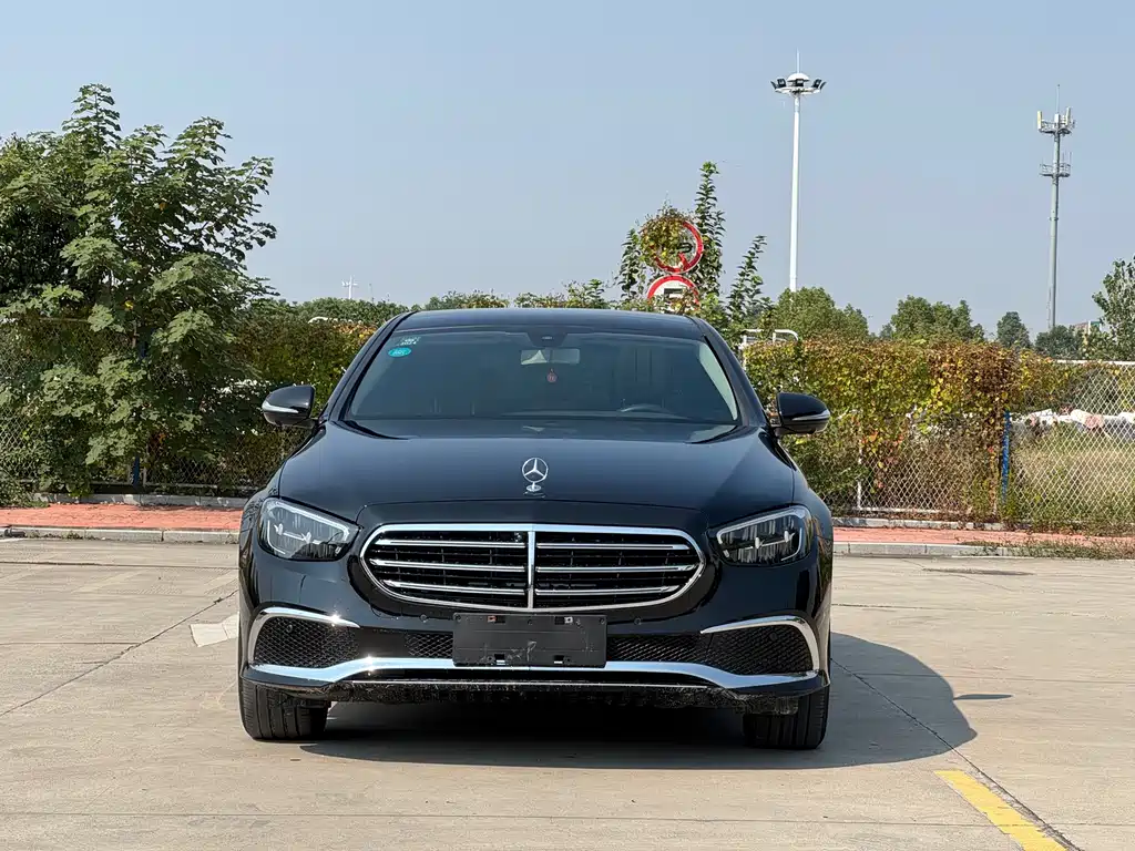 Mercedes-Benz E-Class — миниатюра 2