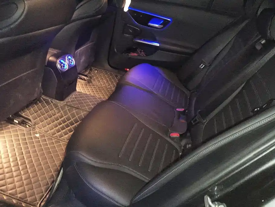 Mercedes-Benz C-Class — миниатюра 11
