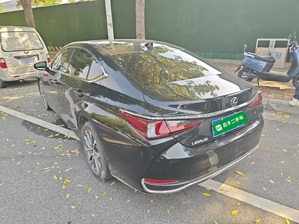 Lexus ES — миниатюра 5