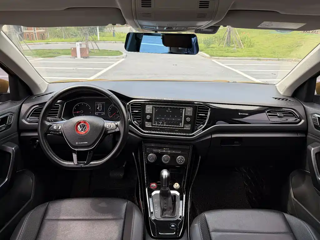 Volkswagen T-Roc — миниатюра 7