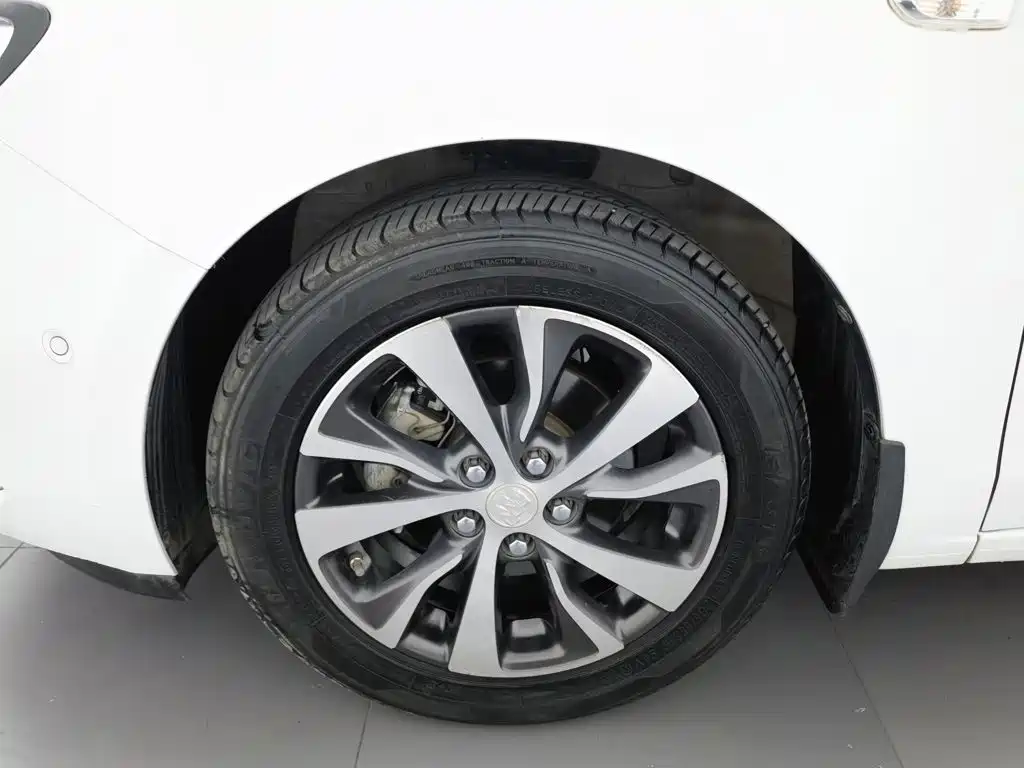 Buick Excelle — миниатюра 17