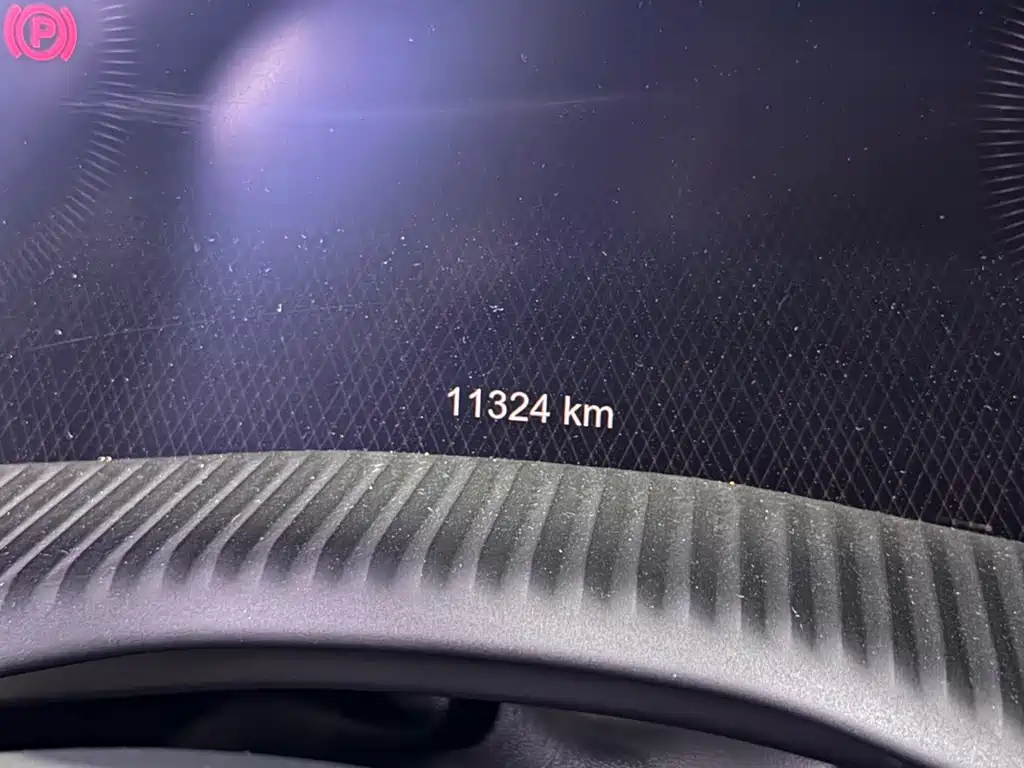 Aston Martin DBX — миниатюра 13