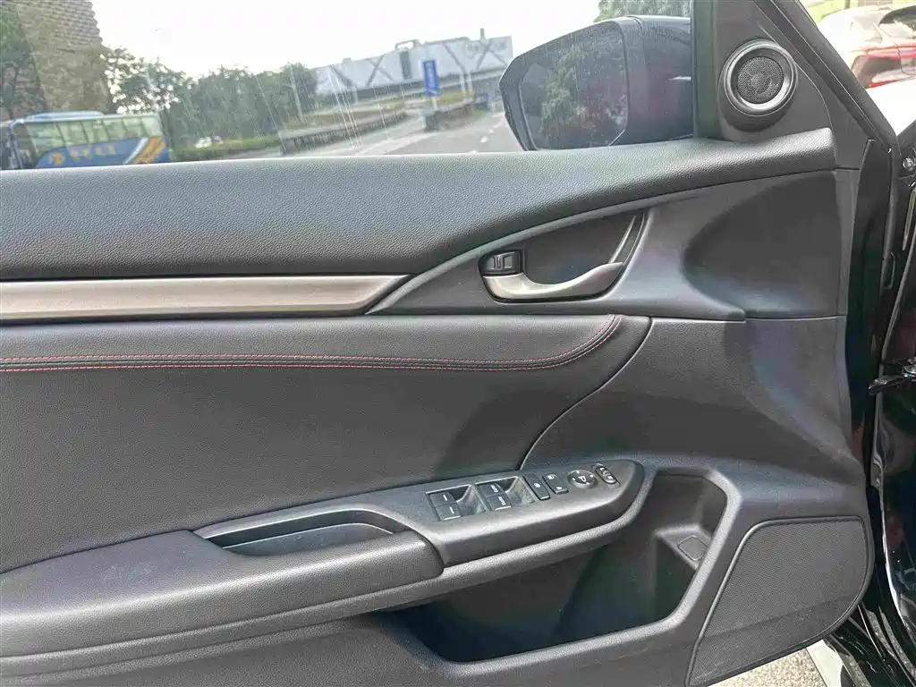 Honda Civic — миниатюра 17