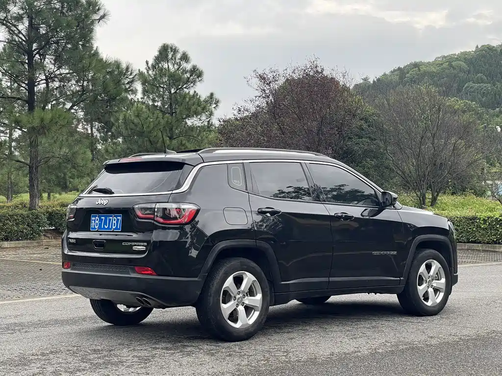 Jeep Compass — миниатюра 16
