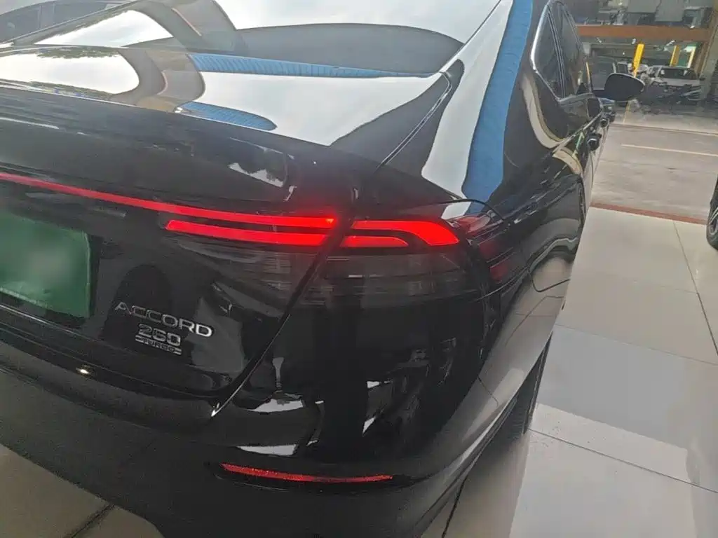 Honda Accord — миниатюра 8
