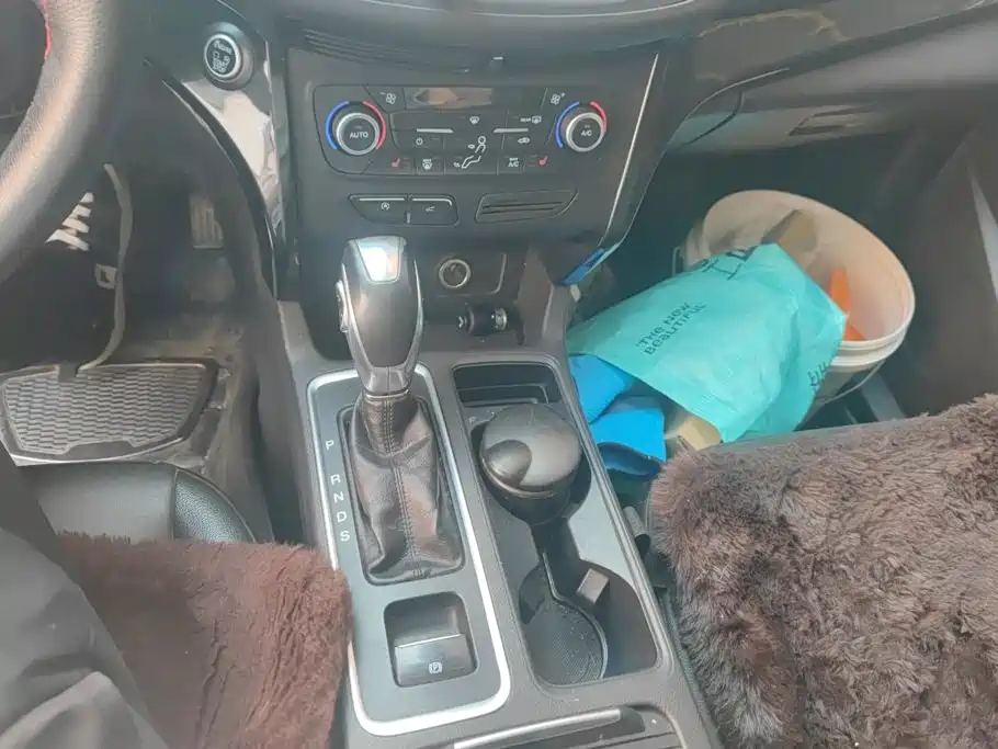 Ford Kuga — миниатюра 16