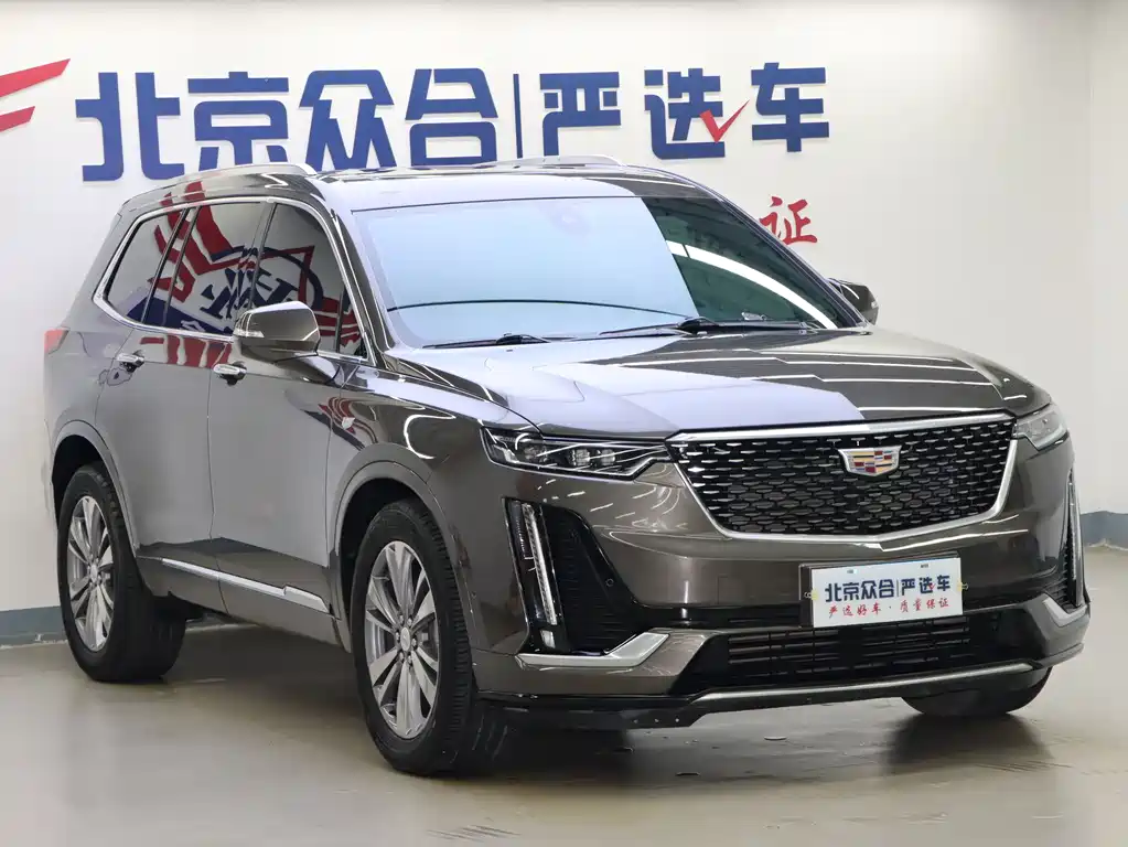 CADILLAC XT6