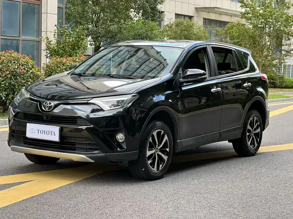 Toyota RAV4 — миниатюра 2