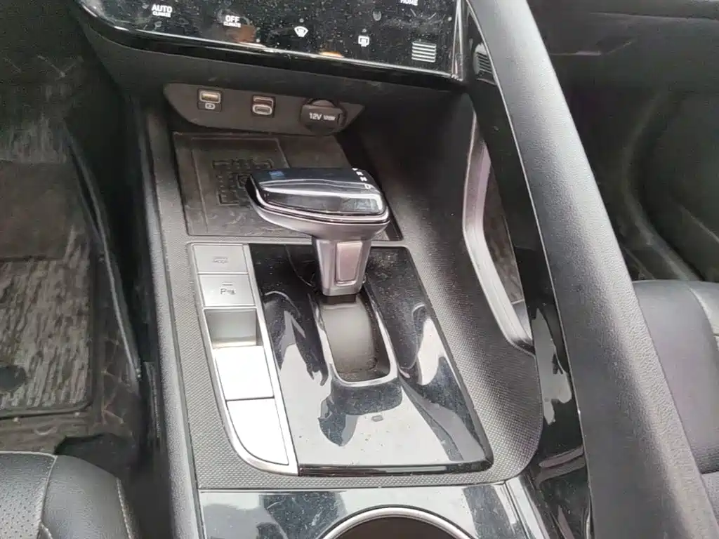 Hyundai Elantra — миниатюра 14