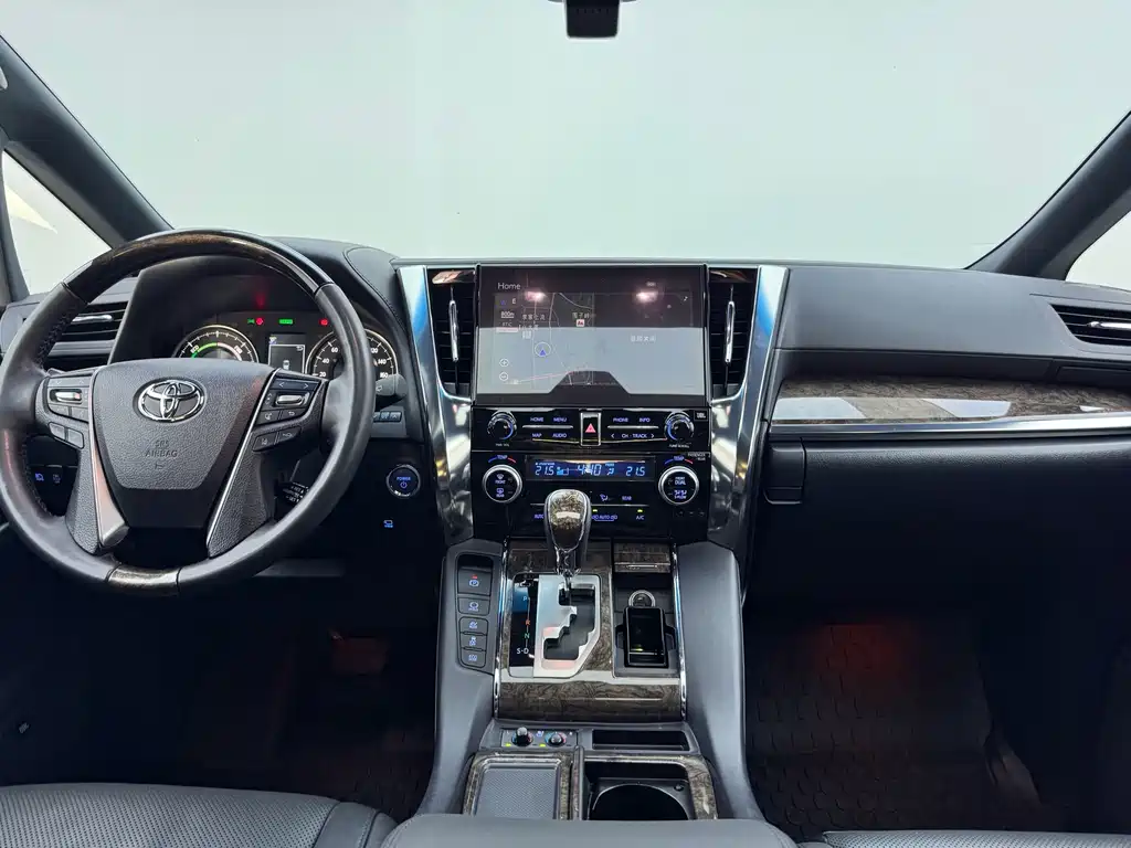 Toyota Vellfire — миниатюра 13