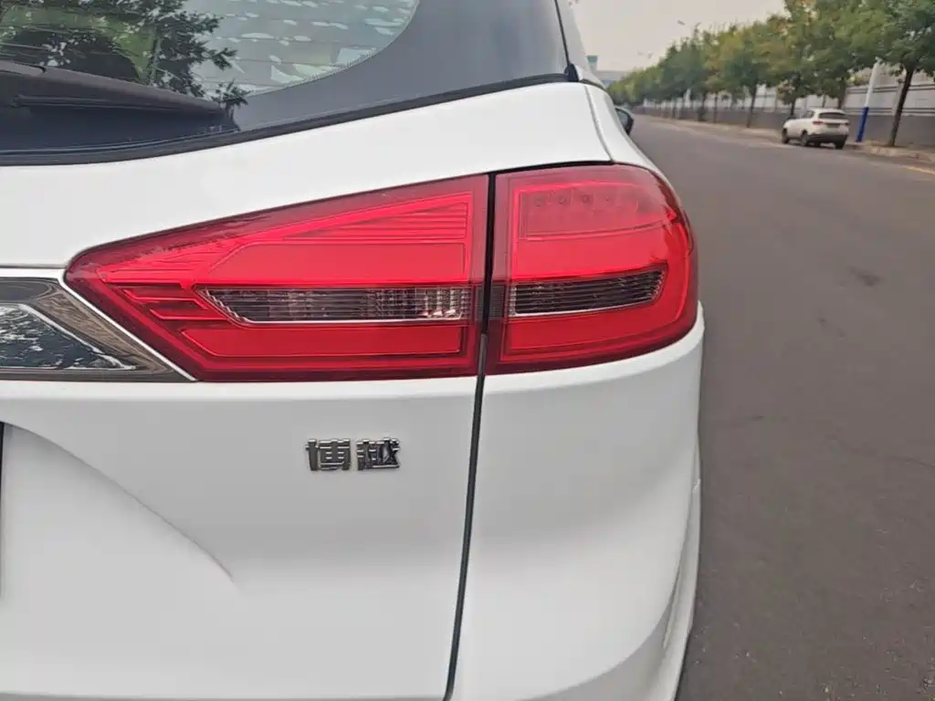 Geely Boyue — миниатюра 8