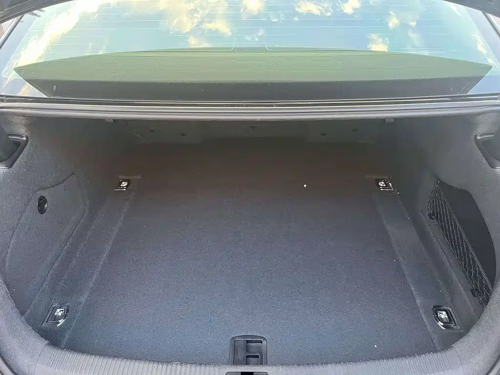 Audi A6L — миниатюра 6