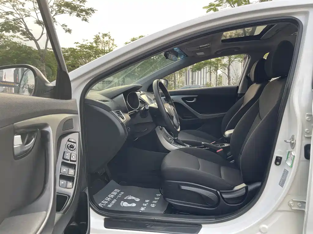 Hyundai Elantra Langdong — миниатюра 14