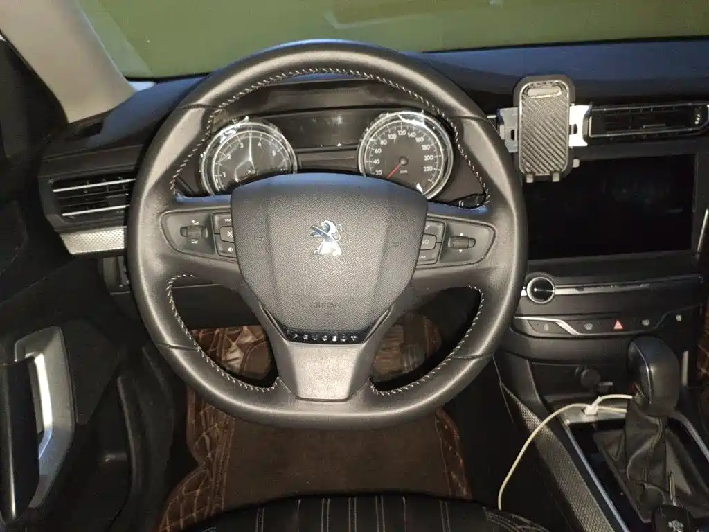 Peugeot 408 — миниатюра 6