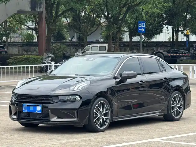 2021 Lynk & Co 03