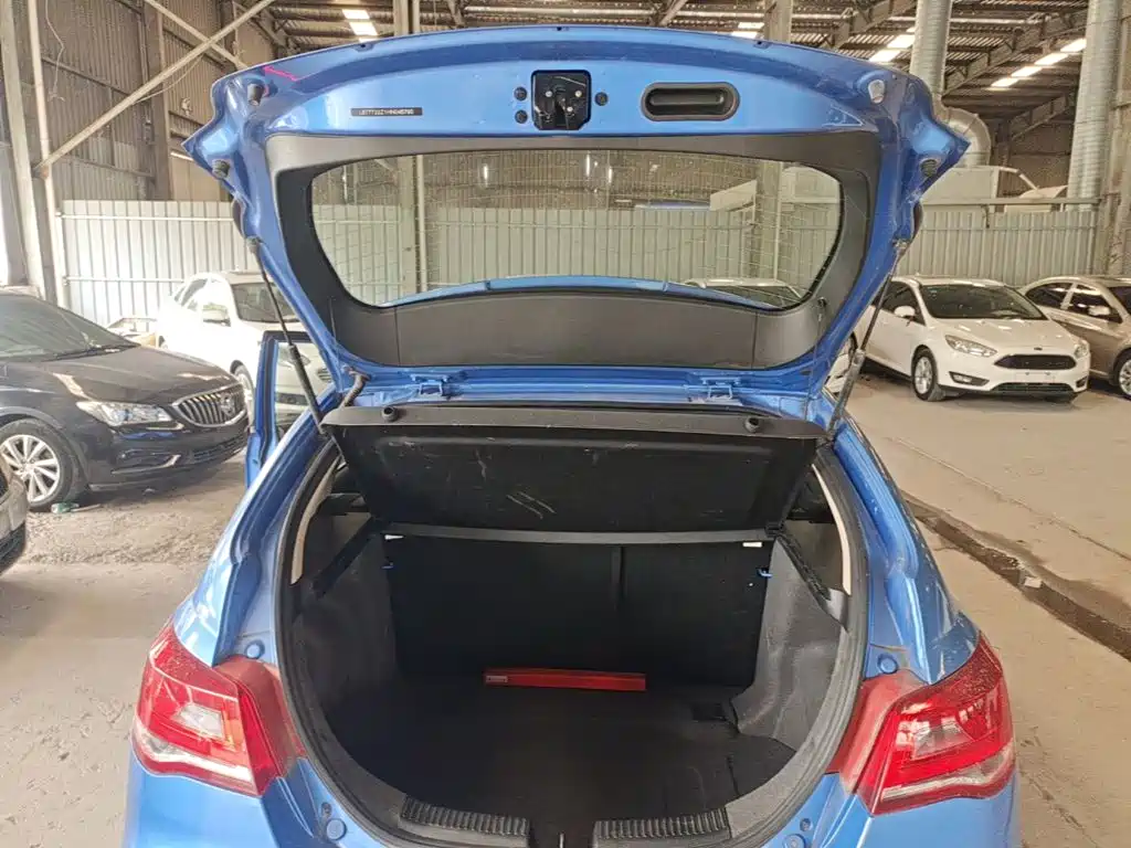 Geely Emgrand — миниатюра 19