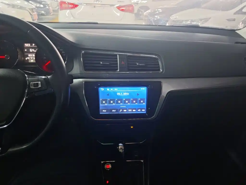 Volkswagen Lavida — миниатюра 10