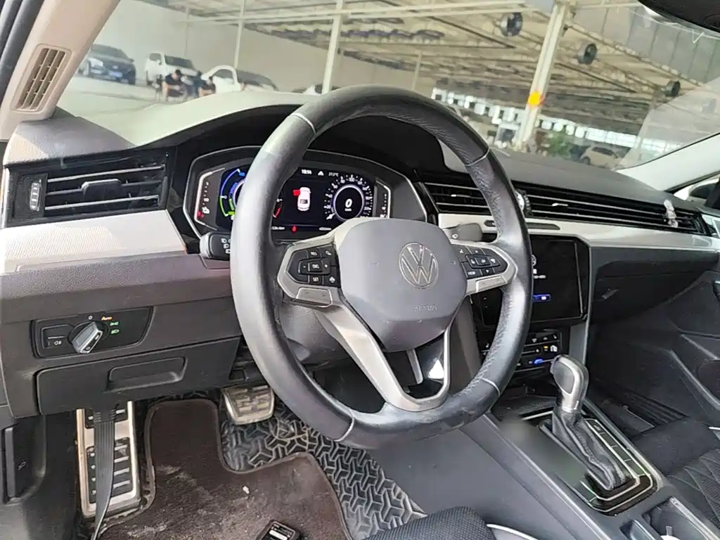 Volkswagen Magotan PHEV — миниатюра 11