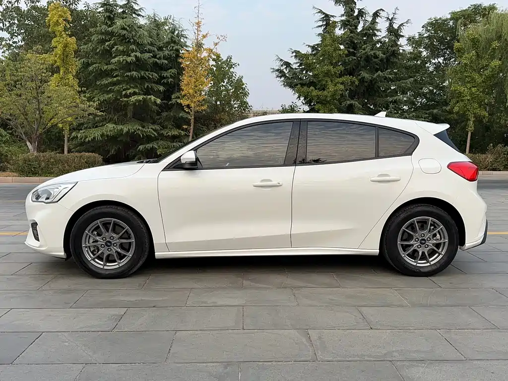 Ford Focus — миниатюра 7