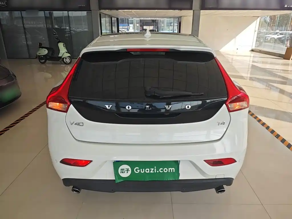 Volvo V40 — миниатюра 6