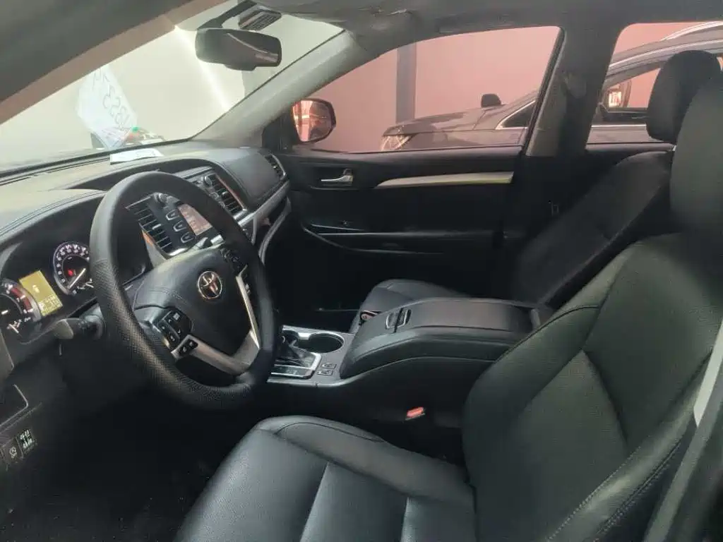 Toyota Highlander — миниатюра 4