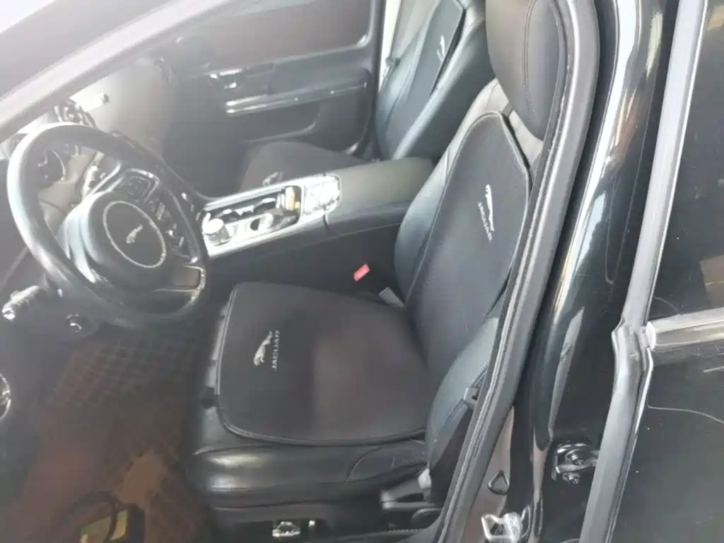 Jaguar XJ — миниатюра 15