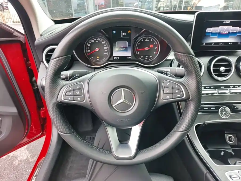 Mercedes-Benz C-Class — миниатюра 11