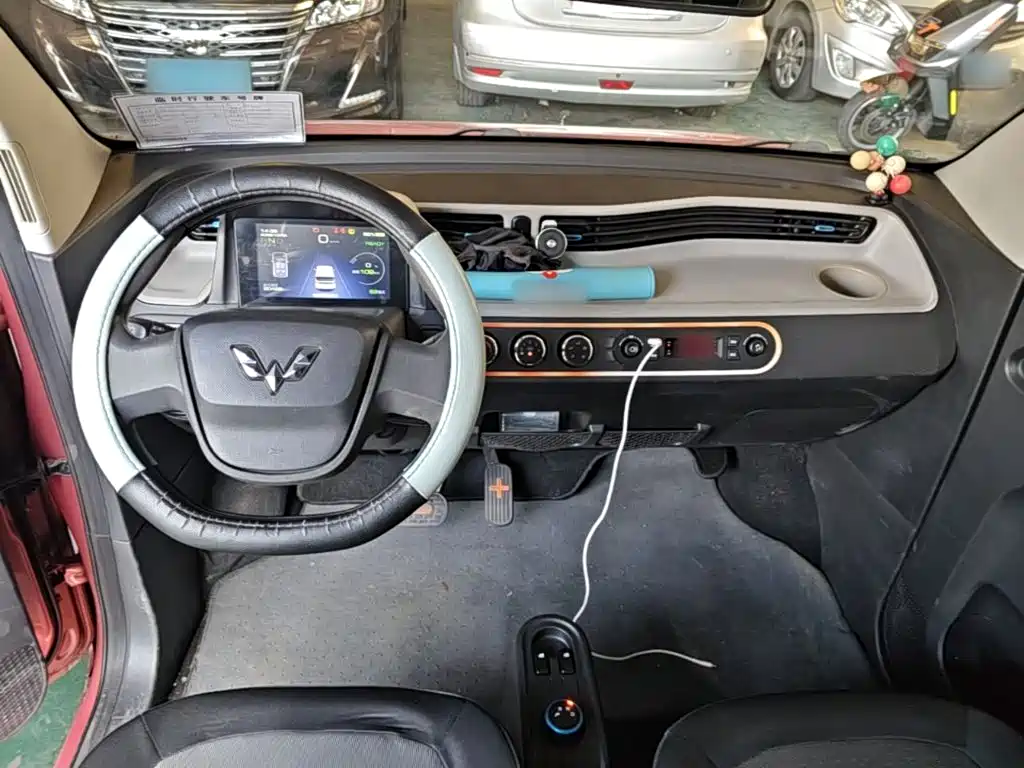 Wuling MINIEV — миниатюра 10
