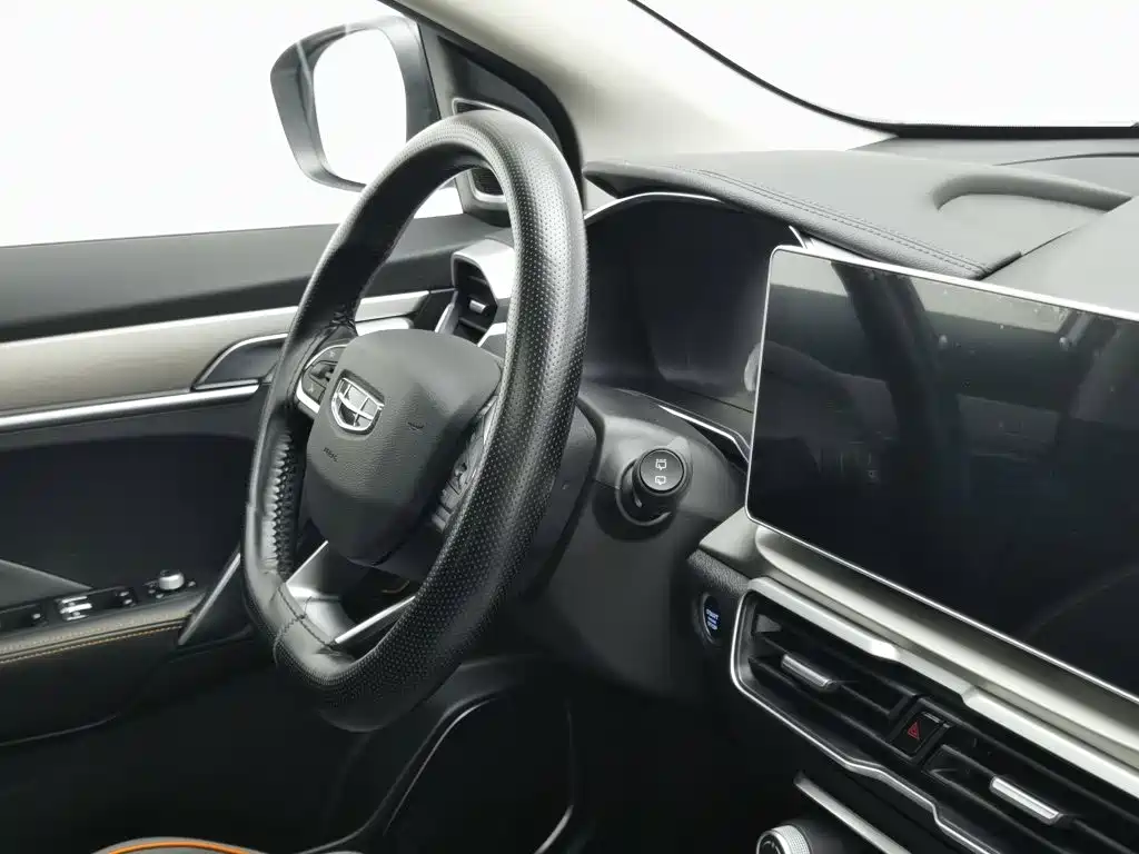Geely Binyue — миниатюра 22