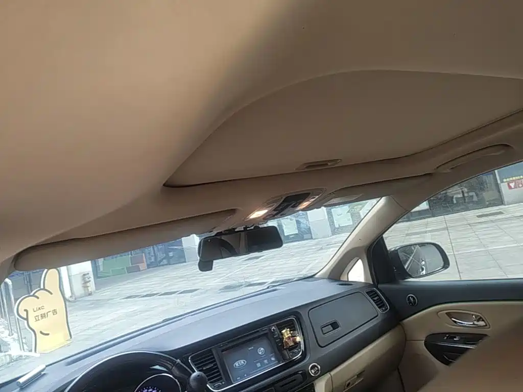 Kia Carnival — миниатюра 18