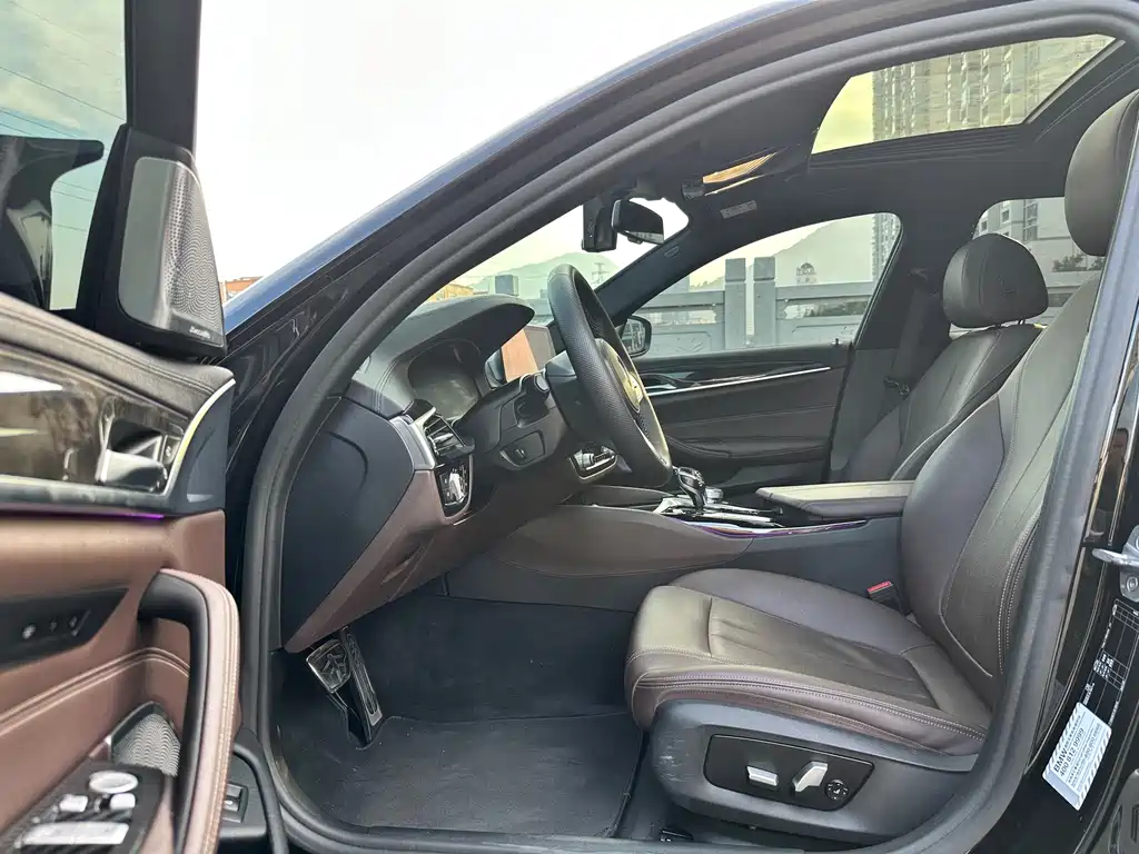 BMW 5 Series — миниатюра 3
