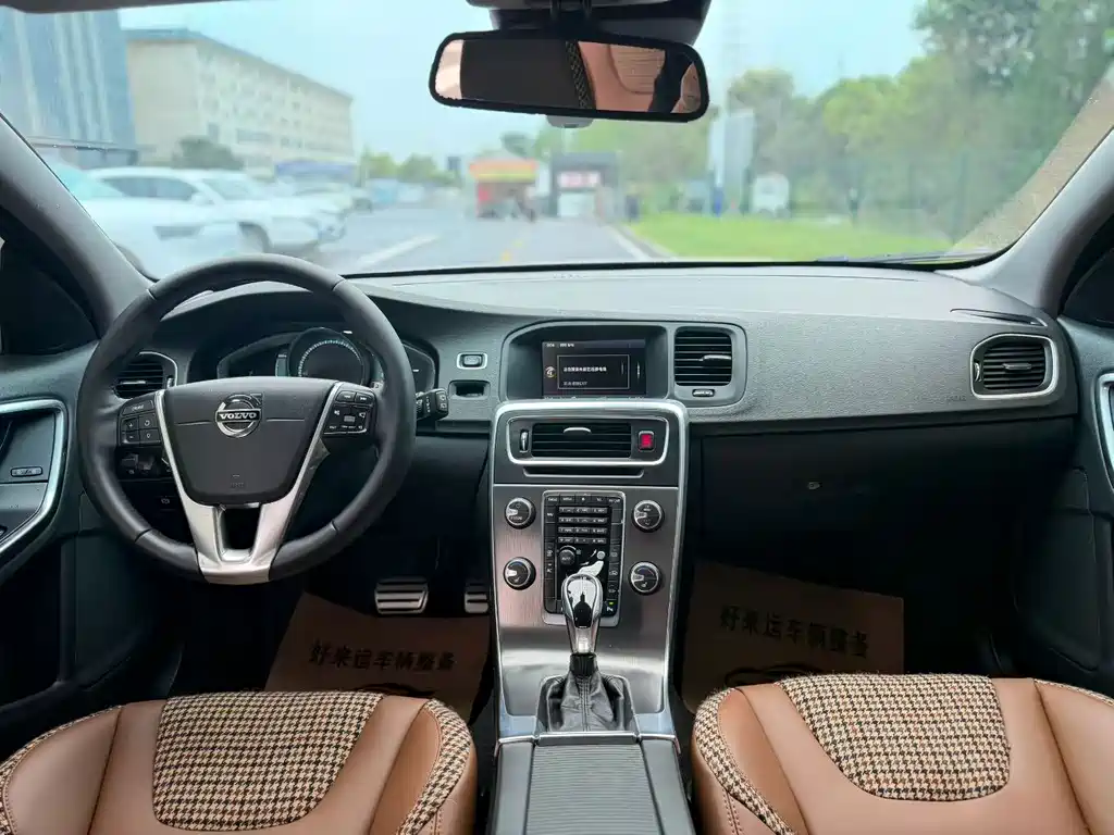 Volvo V60 — миниатюра 5