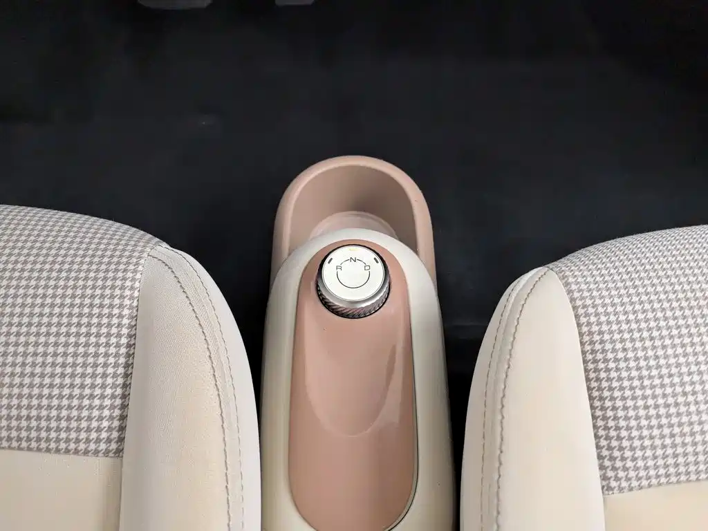Wuling MINIEV — миниатюра 13