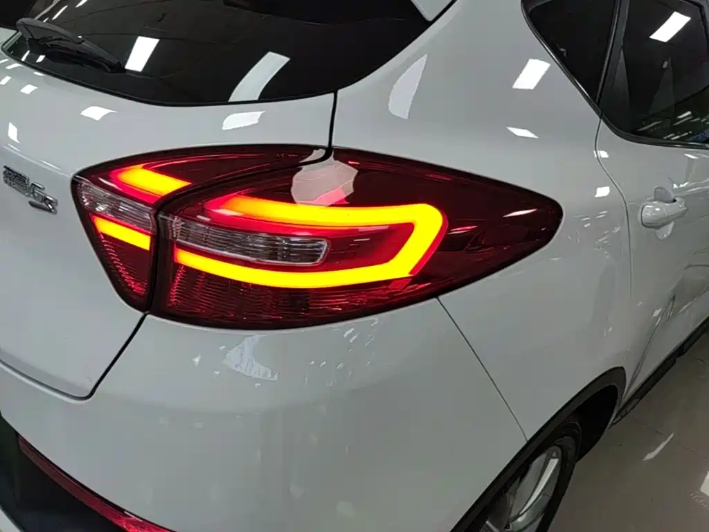 Geely Emgrand GS — миниатюра 8