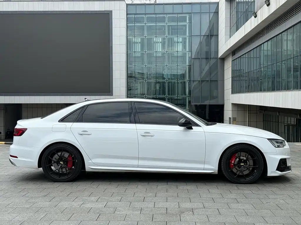 Audi A4L — миниатюра 20