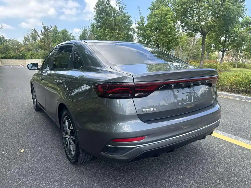 Geely Emgrand — миниатюра 11