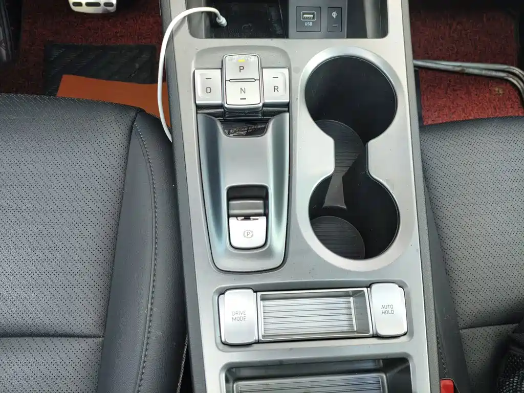 Hyundai Kona Electric — миниатюра 14