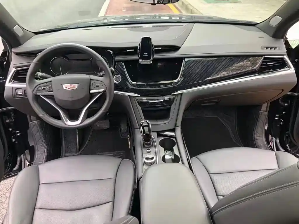 Cadillac XT6 — миниатюра 5
