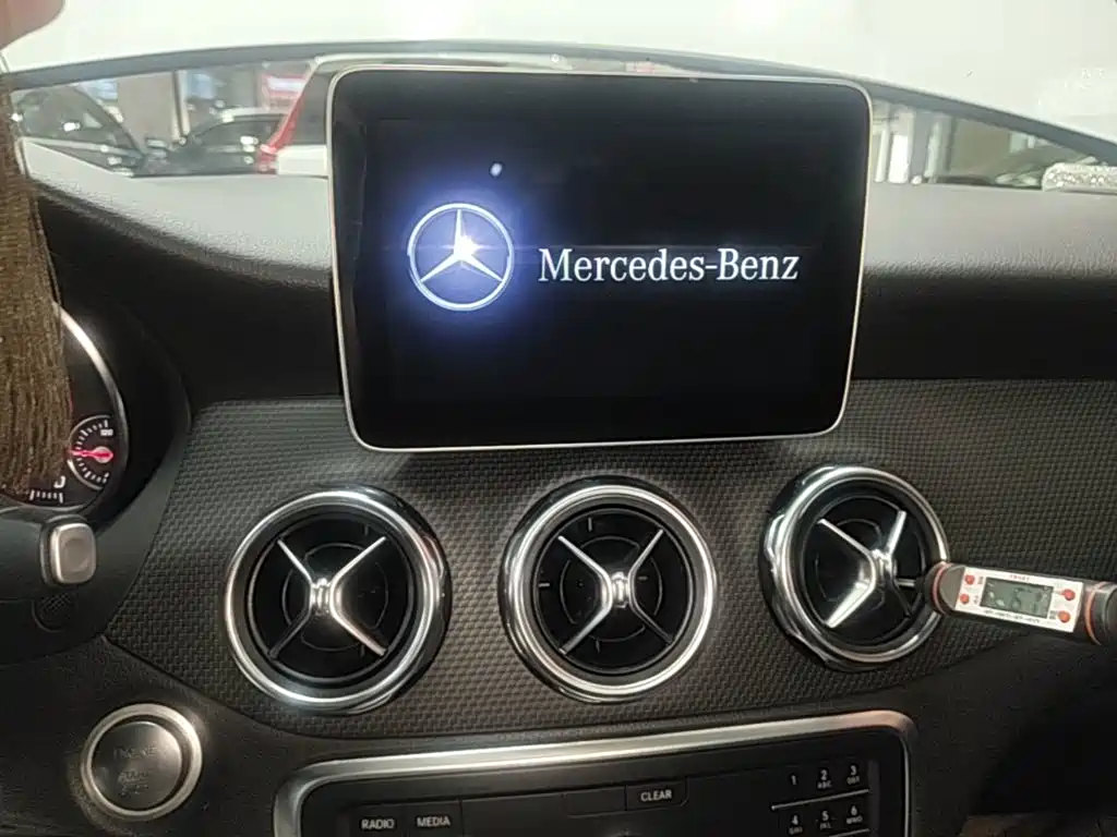 Mercedes-Benz GLA — миниатюра 13