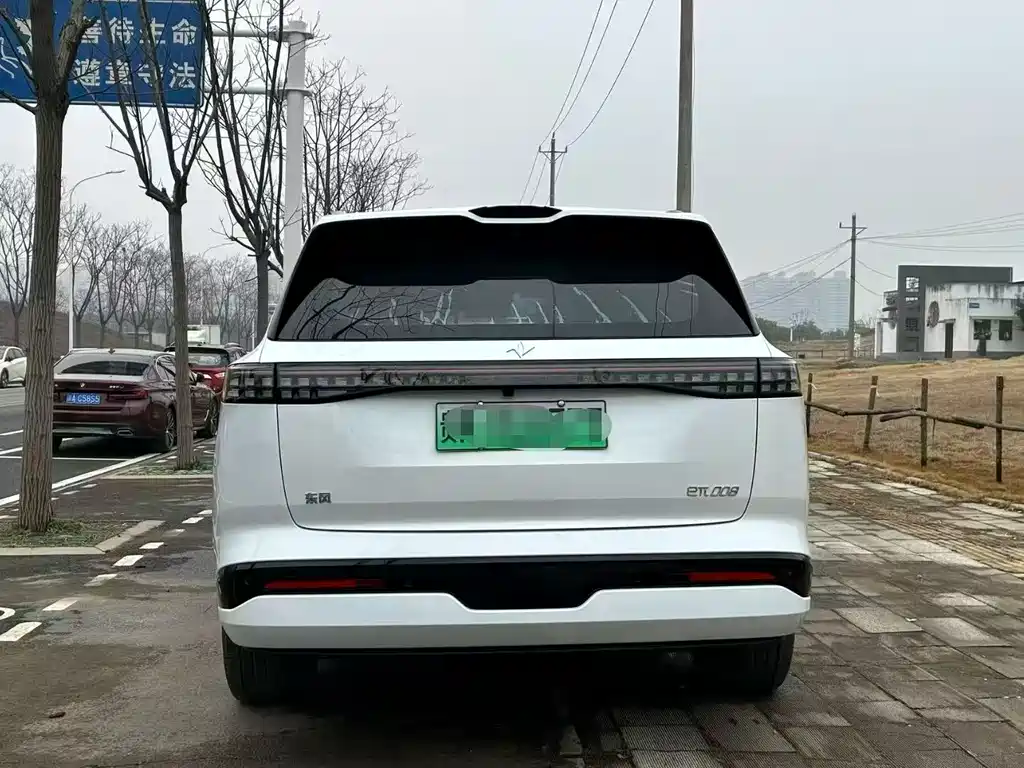 DONGFENG EΠ008